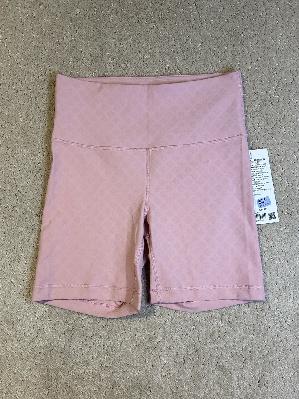 NWT Lululemon 3D Jacquard Diamond Train HR Short 6” Size 8 in JWPI